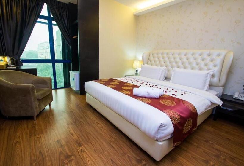Suite, Grand World