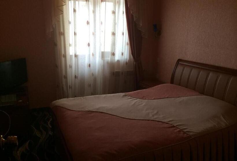 Quarto Familiar, Nairi