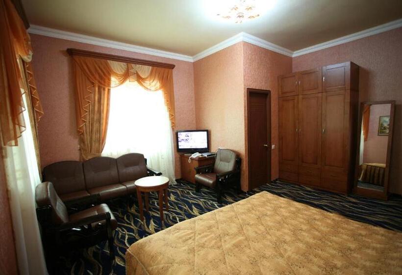 סוויטת ג'וניור עם מרפסת, Nairi