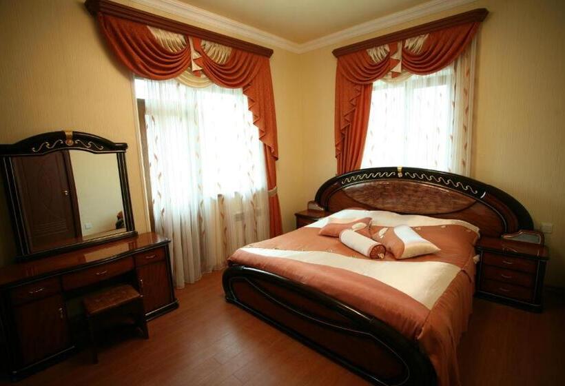 דירה בת חדר שינה 1 עם מרפסת, Nairi