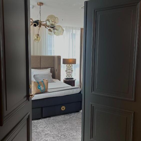 سوییت, V Spa & Conference