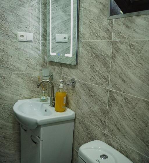 اتاق استاندارد سه نفره, Old District