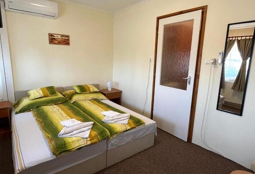 اتاق استاندارد, Flamingó Szállás