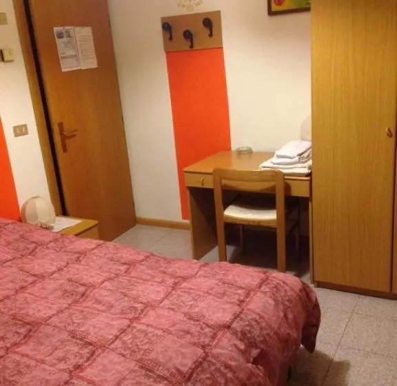 バルコニー付きスタンダードルーム, Agritur Alpino