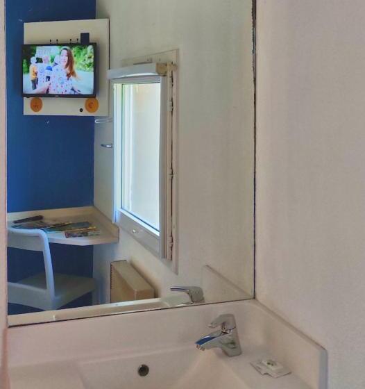 غرفة إقتصادية ثلاثية, La Voile Bleue