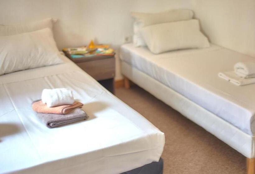 غرفة عائلية, La Voile Bleue