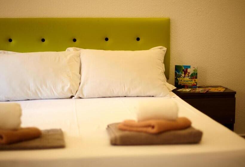 غرفة عائلية, La Voile Bleue