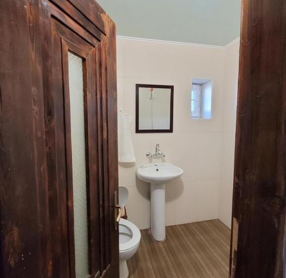 غرفة قياسية مطلّة علي الحديقة, къща за гости българа