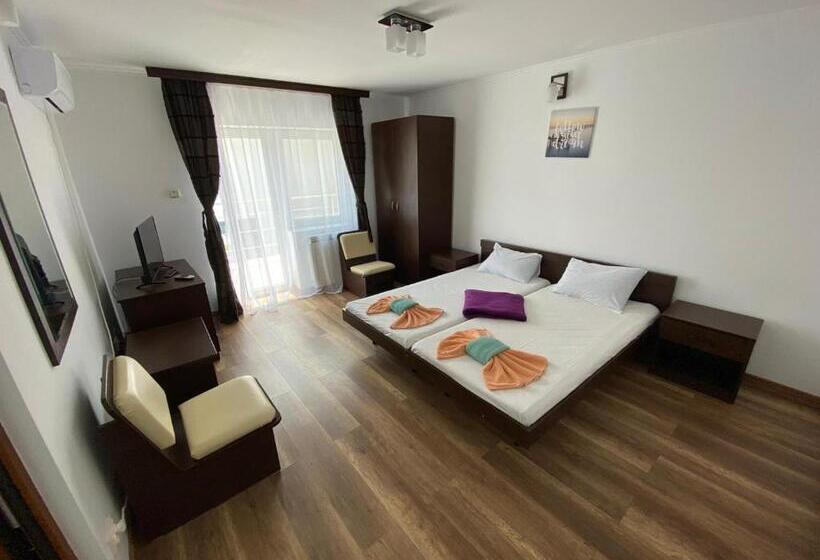 اتاق استاندارد با چشم‌انداز استخر, Cool Breeze   Mamaia Nord