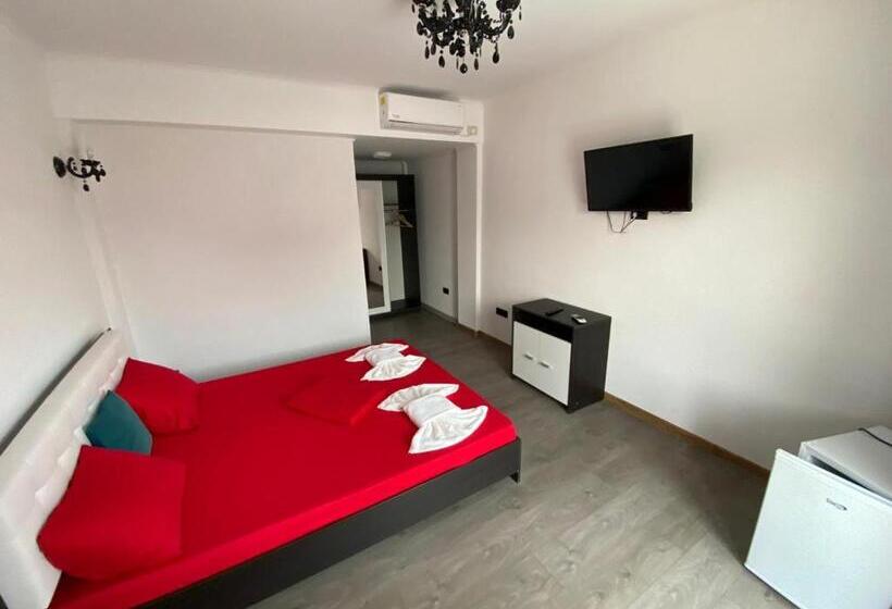 اتاق استاندارد با چشم‌انداز استخر, Cool Breeze   Mamaia Nord