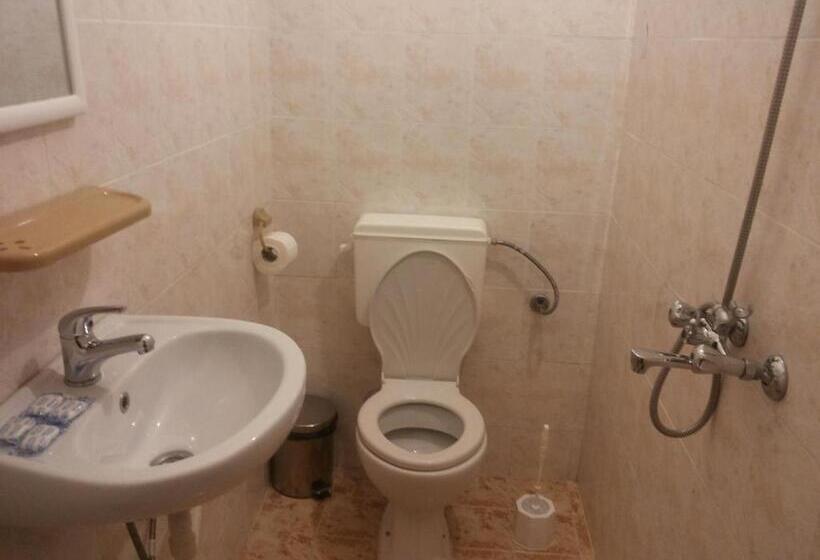اتاق استاندارد چهار تخته, Rooms Sakalievi