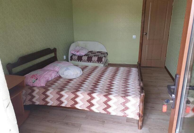 غرفة قياسية ثلاثية, Otel Elena