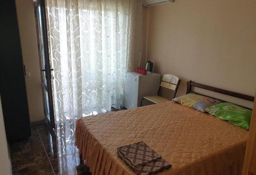 غرفة عائلية, Otel Elena