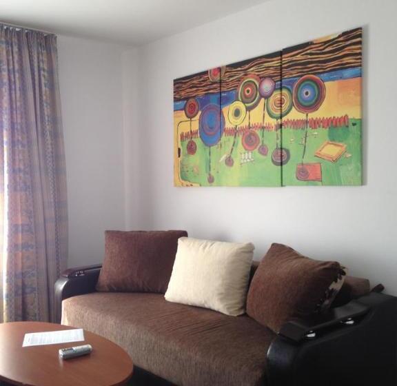 جناح سوبيريور, Mellys Haus