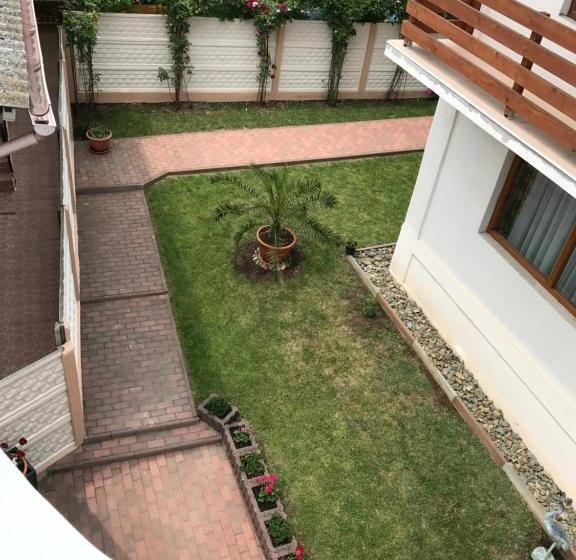 جناح سوبيريور, Mellys Haus