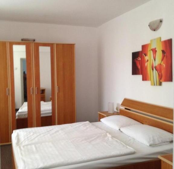 شقة غرفة واحدة, Mellys Haus