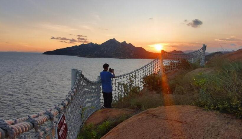 オーシャンビューデラックスルーム, Naqin Geological Ocean Park