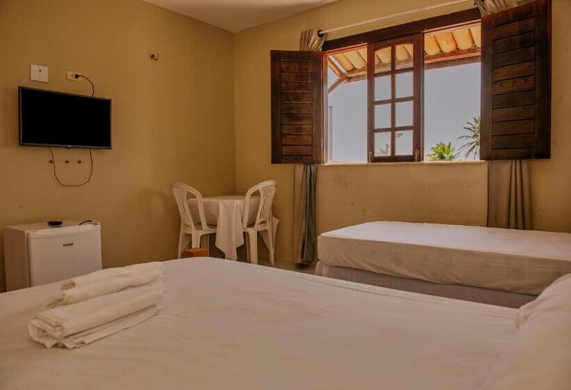 带景观的三人标准房间, Pousada Da Eva