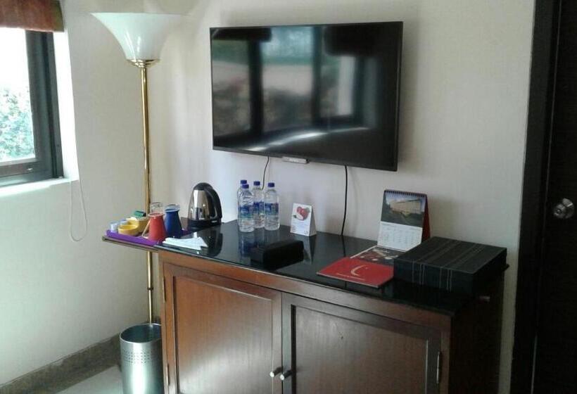 Номер Deluxe, The Lalit Traveller Khajuraho