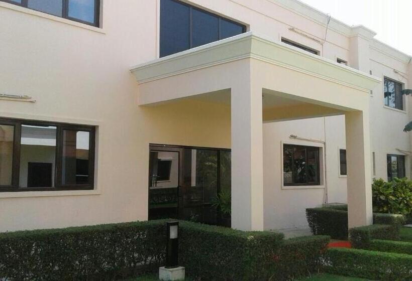 غرفة ديلوكس, The Lalit Traveller Khajuraho