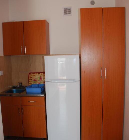 استودیو استاندارد با بالکن, Guest House Nura