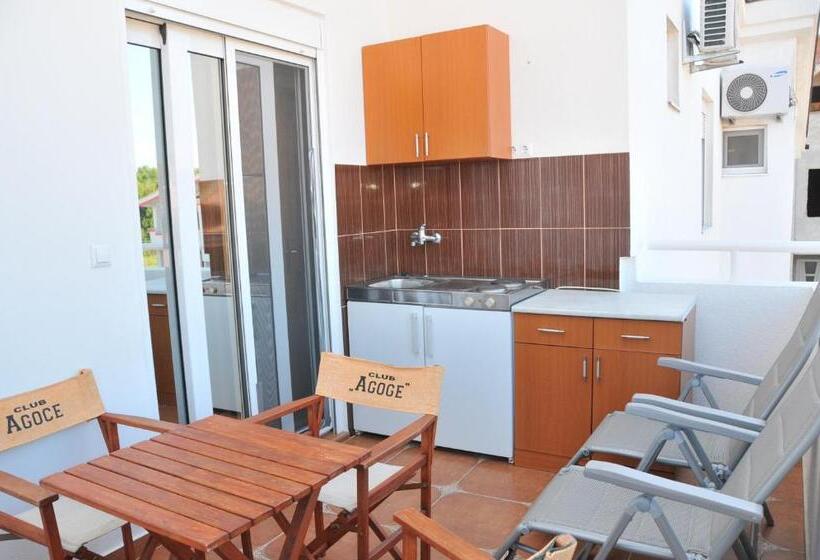 آپارتمان 2 خوابه با بالکن, Guest House Nura