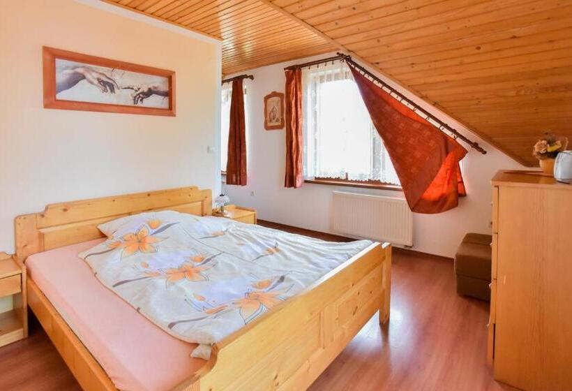 1 Bedroom Apartment Lake View, Penzion Kormoran