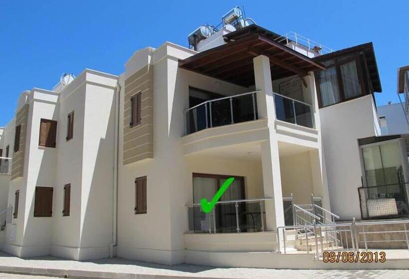 Апартаменты 2 Спальни, Sunset Beach Apartments