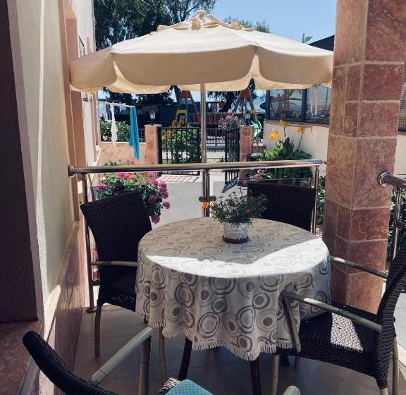 Апартаменты 1 Спальня Нижний Этаж, Sunset Beach Apartments