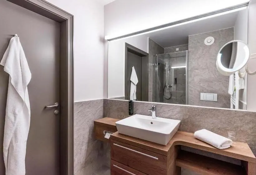 バルコニー付きシングルスタンダードルーム, Vivea Hotel Bad Bleiberg
