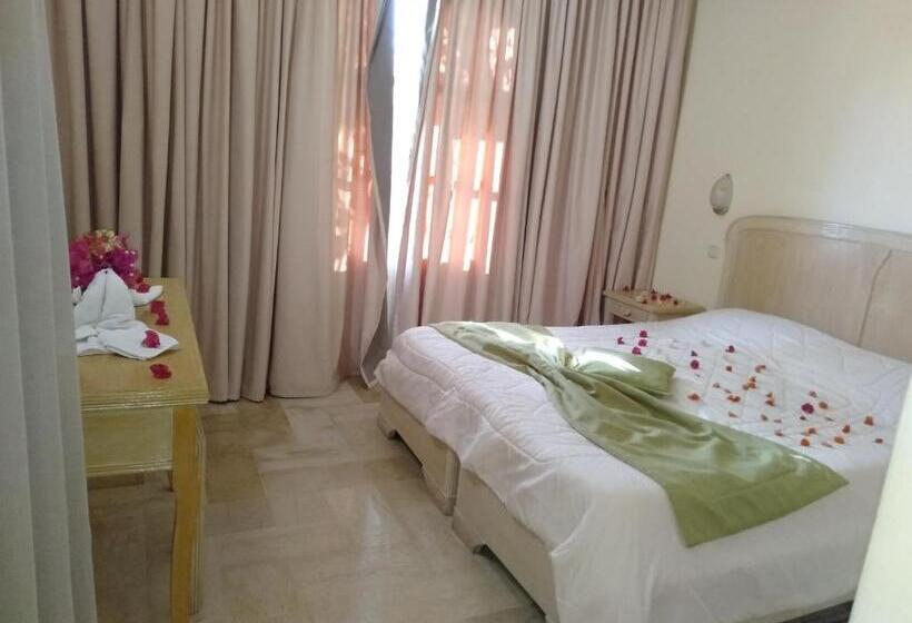 شقة غرفة واحدة, Appart Hotel Rodes