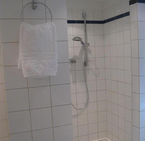 جناح, Maternushof