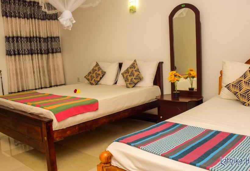 スタンダードトリプルルーム, Lathika Homes