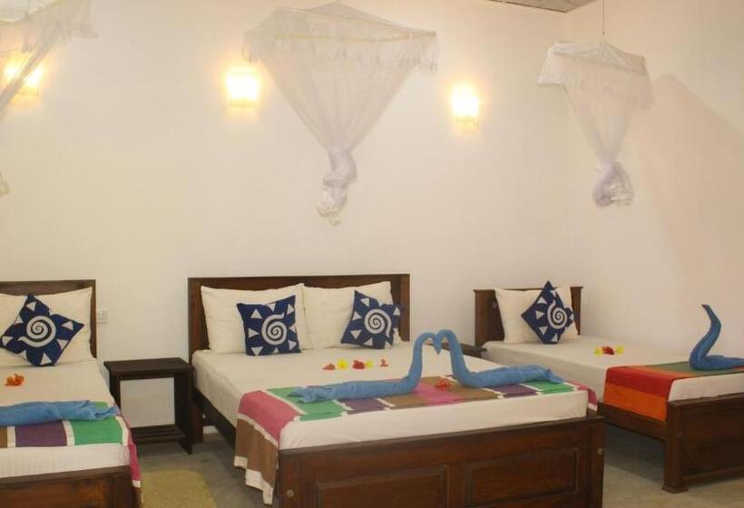 ファミリールーム, Lathika Homes