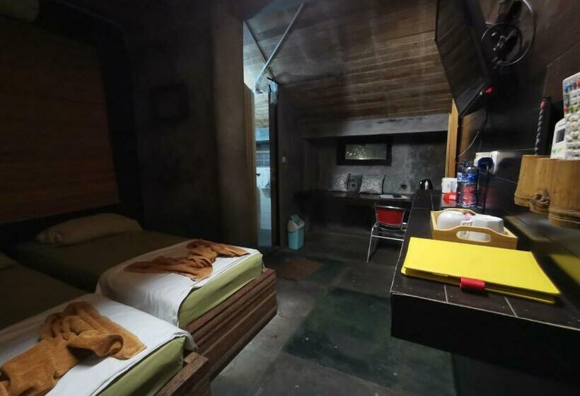 Standard Værelse, Bat & Arrow