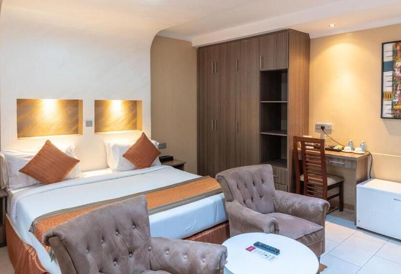 اتاق لوکس, Waterbuck