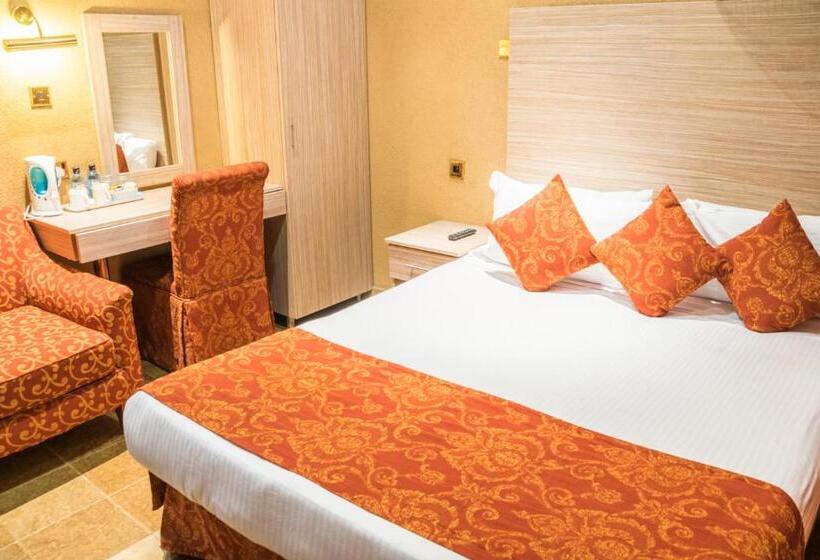 اتاق سوپریور, Waterbuck