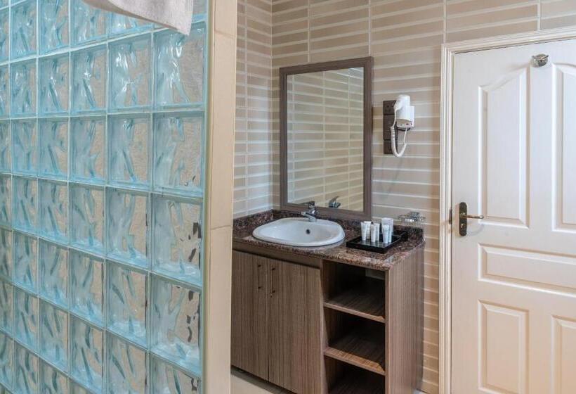 سوییت جونیور, Waterbuck