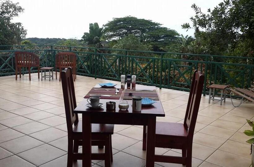 标准间, Hunters B&b