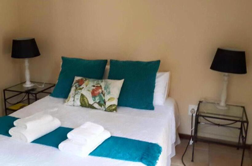 标准间, Hunters B&b