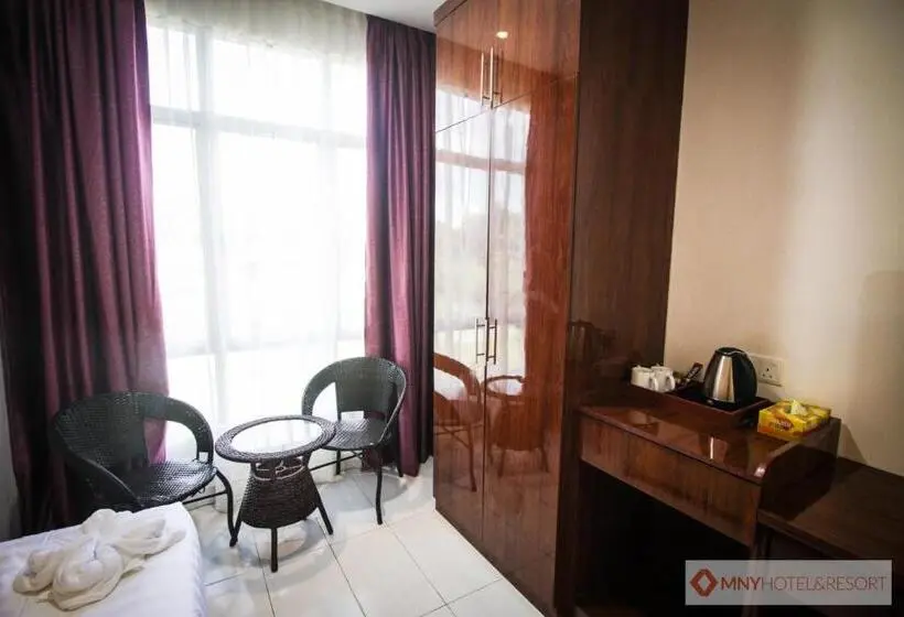 اتاق استاندارد چهار تخته, Mny Hotel & Resort