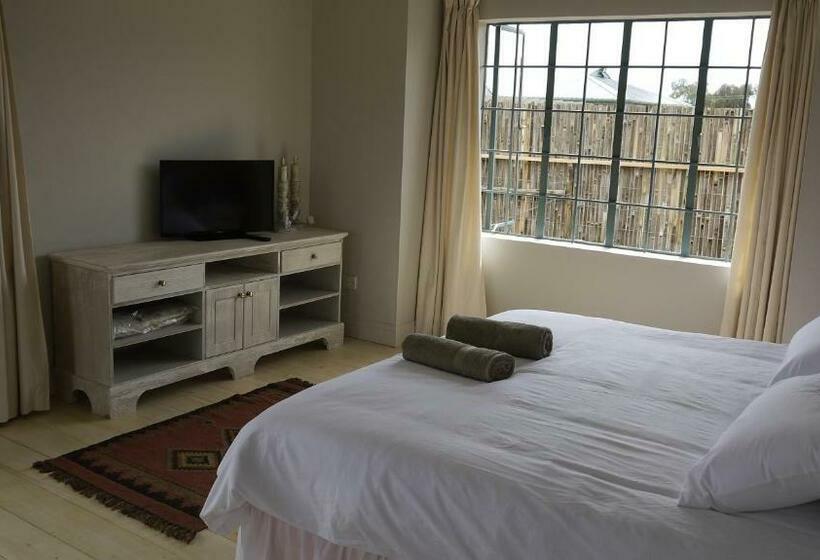 اتاق استاندارد, Soames Hotel & Jack  S Bar