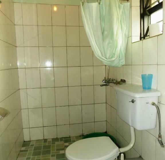 اتاق اکونومی, Westend Motel