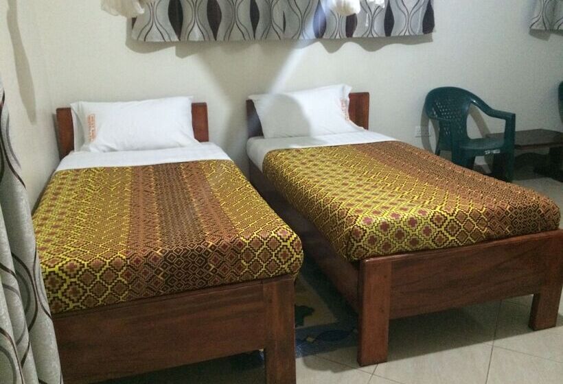 اتاق خانوادگی, Westend Motel