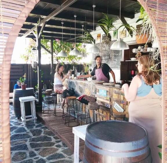 استودیو استاندارد با چشمانداز باغ, Sannyasa Wellness And Spa