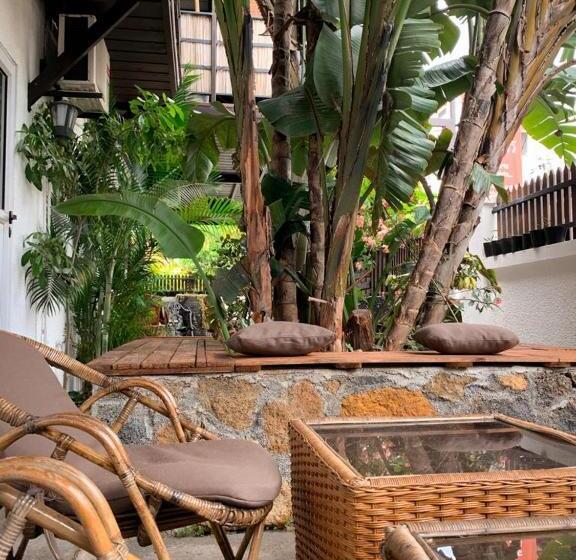 استودیو استاندارد با چشم‌انداز باغ, Sannyasa Wellness And Spa