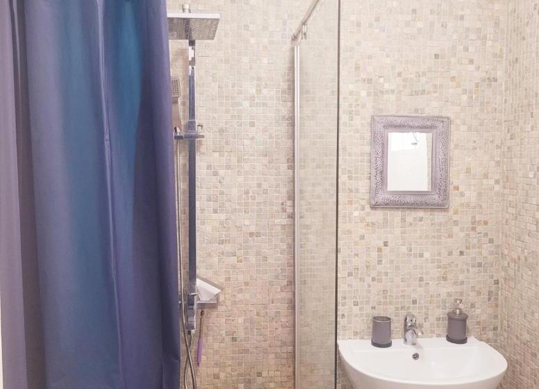 استودیوی سوپریور, Sannyasa Wellness And Spa