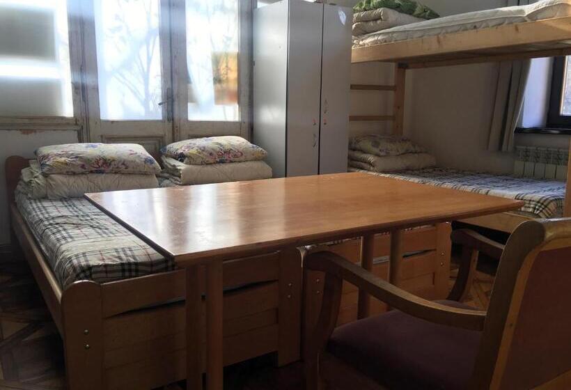 ベーシックトリプルルーム, Hostel Mif