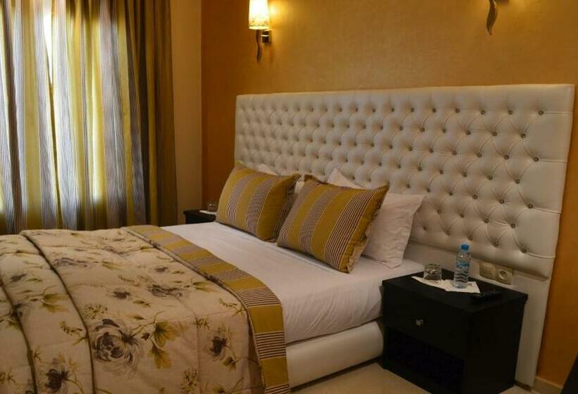 اتاق استاندارد, La Luna