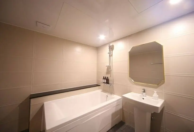 اتاق لوکس, The Stone Bridge Hotel Sasang